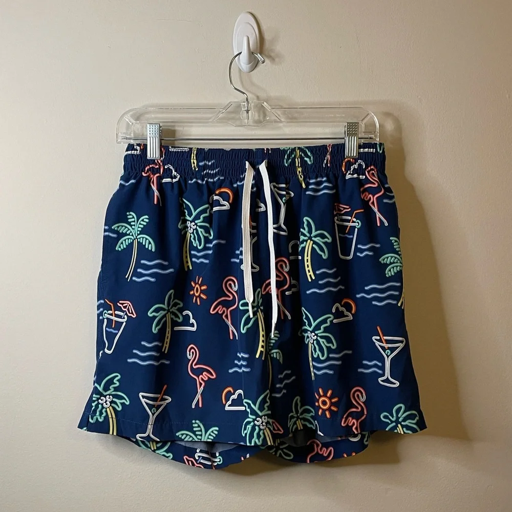 Chubbies Neon Lights 5.5” Inseam Men’s Swim Trunks Pockets Summer Beach Vacation